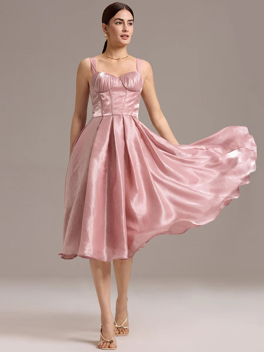 Sleeveless sweetheart neckline A-line mid-length dress suitable for various occasions