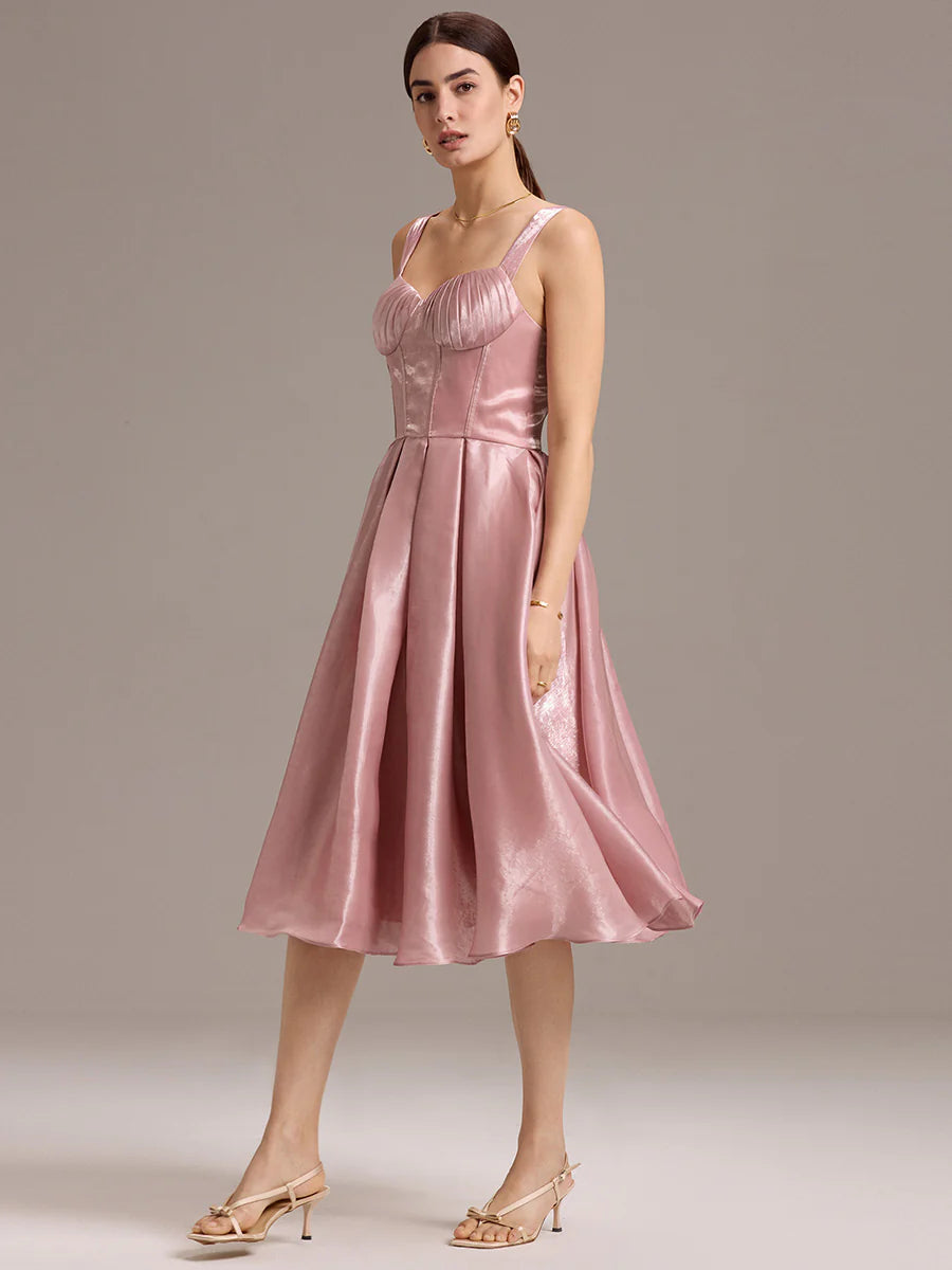 Sleeveless sweetheart neckline A-line mid-length dress suitable for various occasions